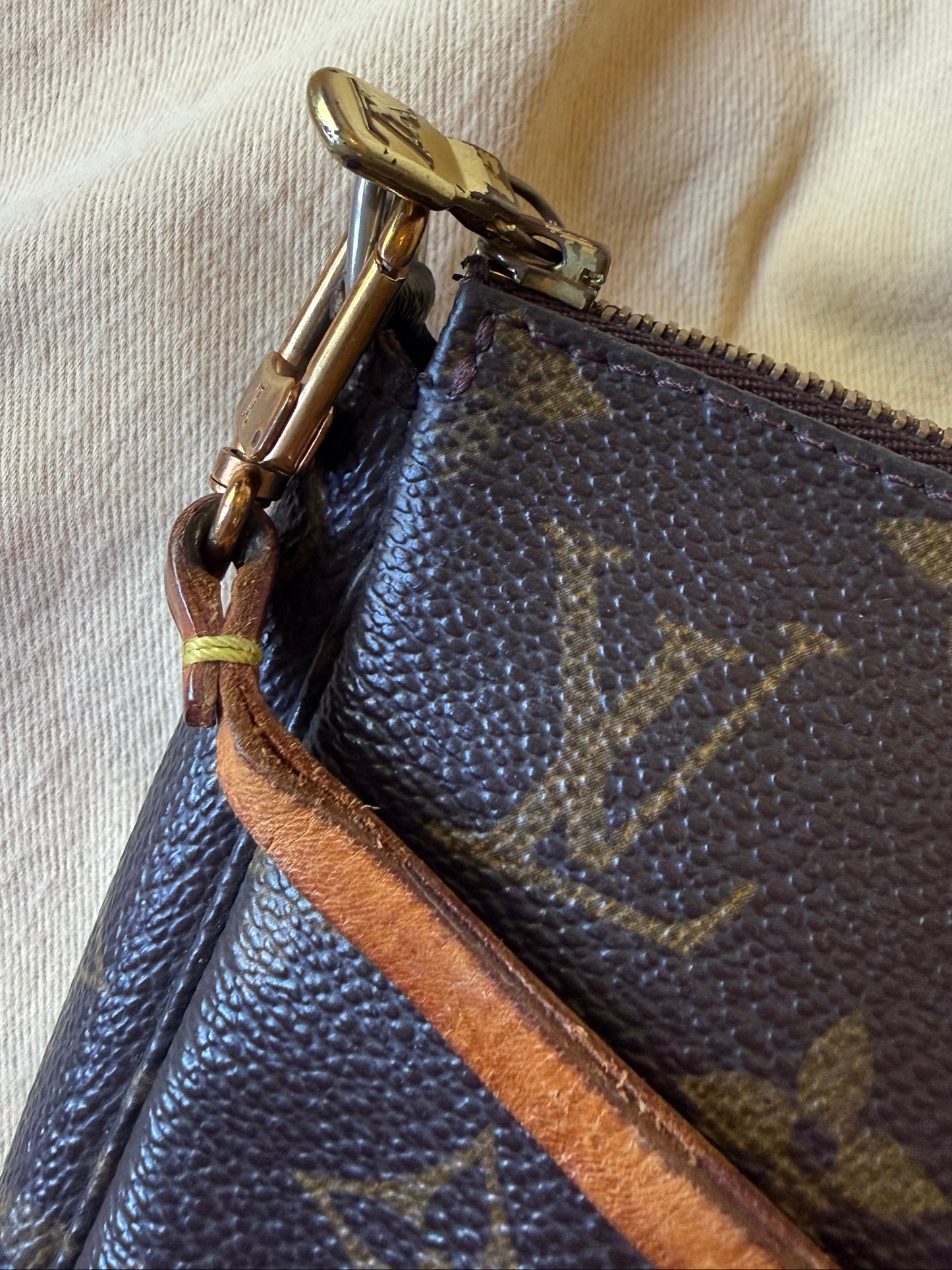 Vintage Louis Vuitton Monogram Pochette Accessoires