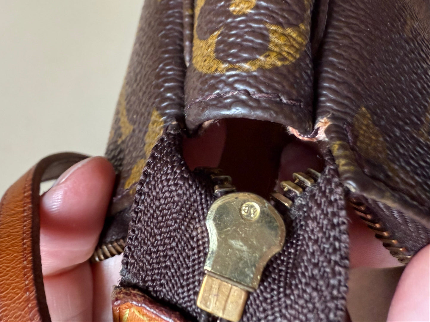 Vintage Louis Vuitton Monogram Pochette Accessoires